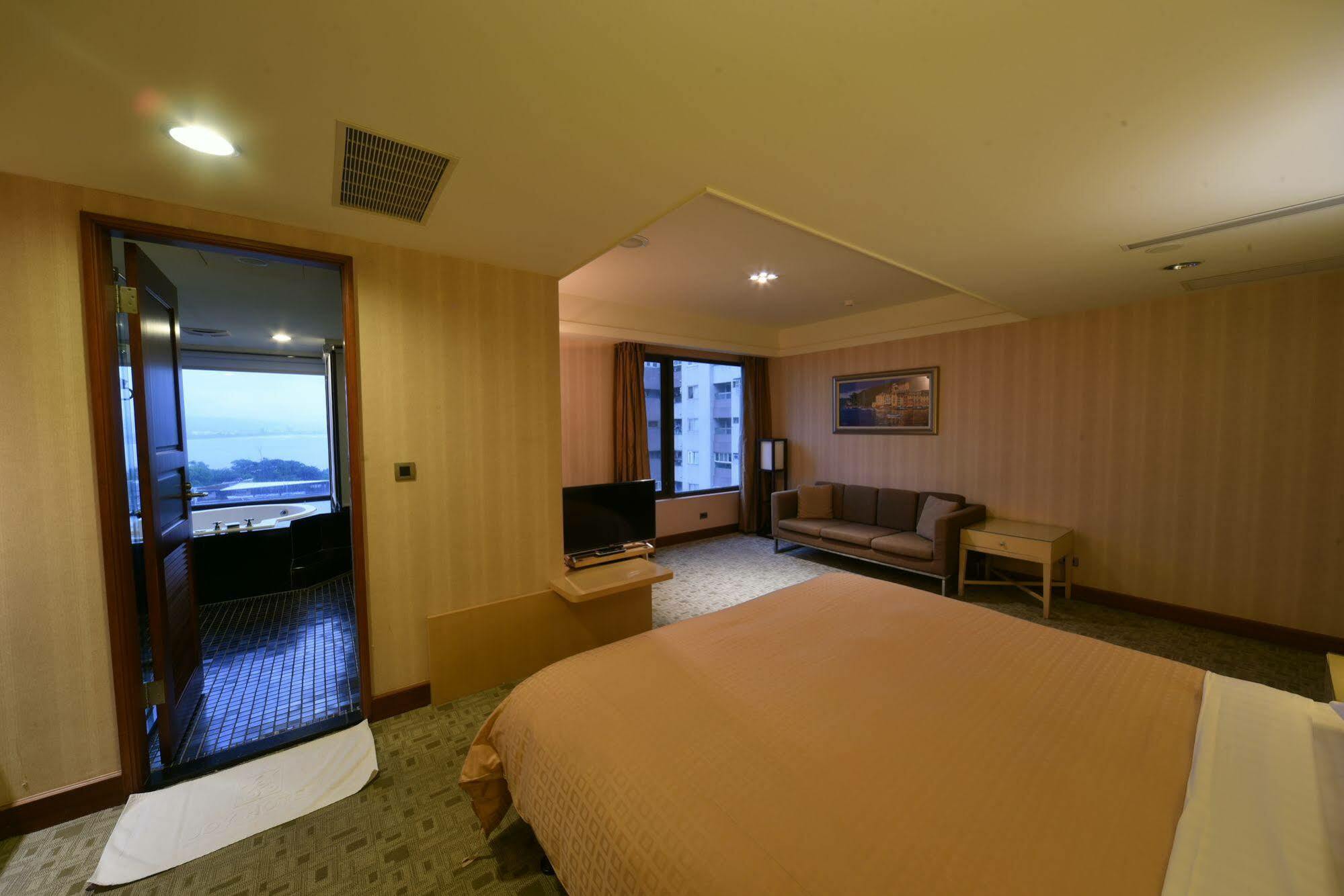 Sunrise Business Hotel - Tamsui Extérieur photo